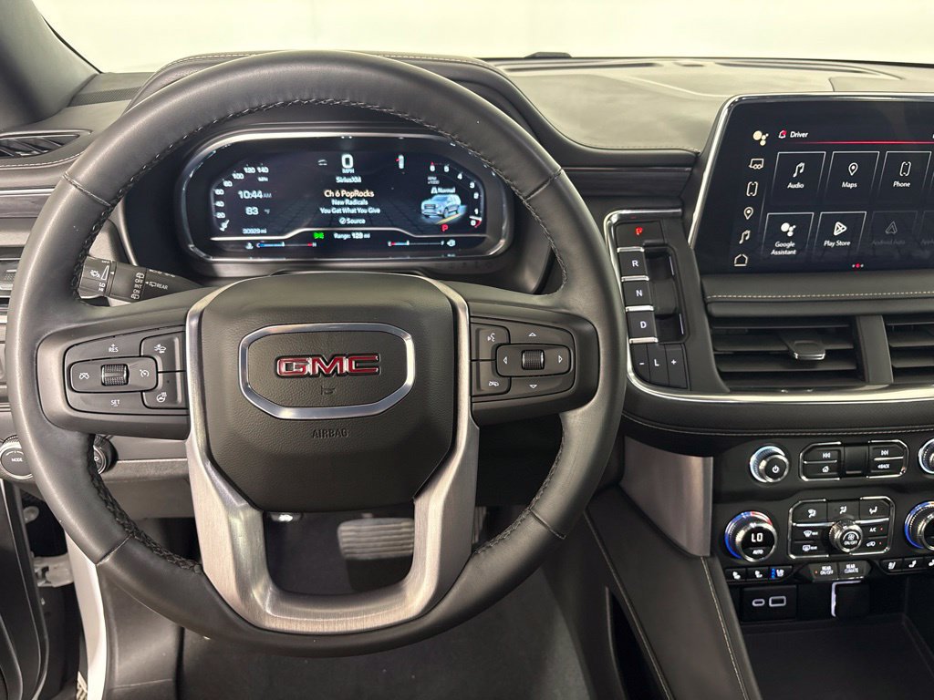 Used 2024 GMC Yukon SLT w/ SLT Luxury Package RWD image 16