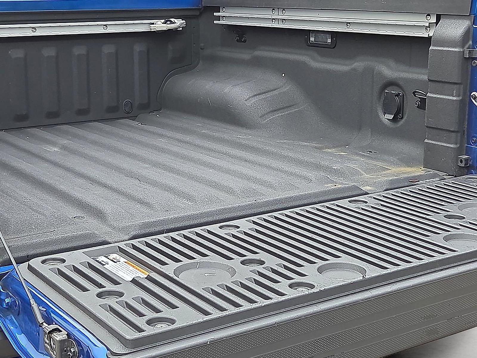 Used 2024 Nissan Frontier SV w/ SV Convenience Package RWD image 9