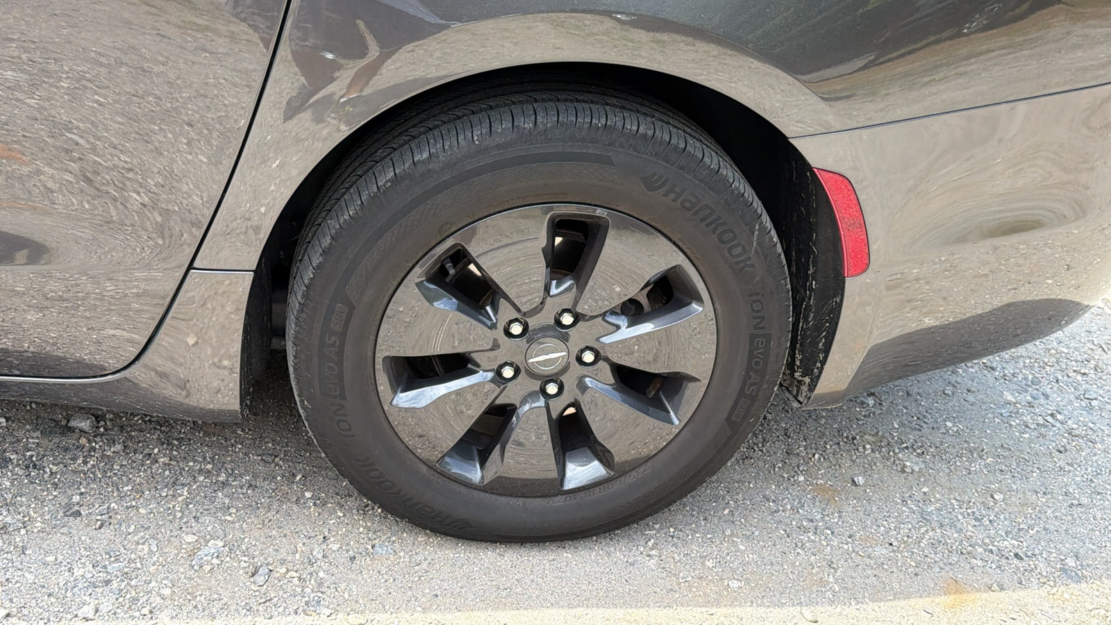 Used 2019 Chrysler Pacifica Limited w/ S Appearance Package FWD image 12