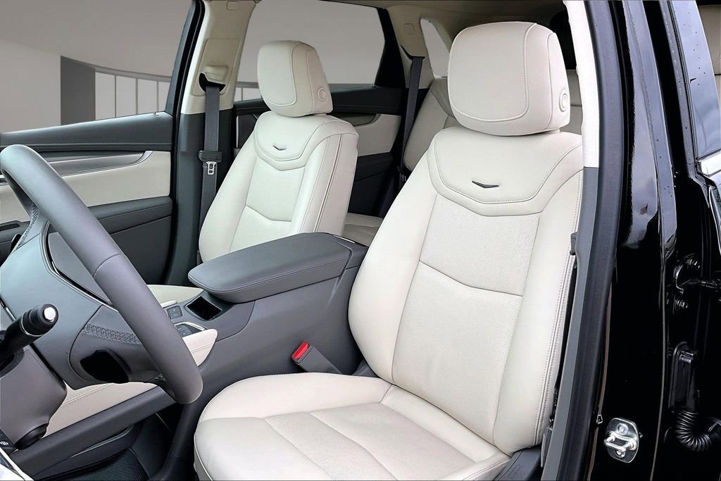 New 2026 Cadillac XT5 Premium Luxury w/ Driver Assist Package AWD/4WD image 9