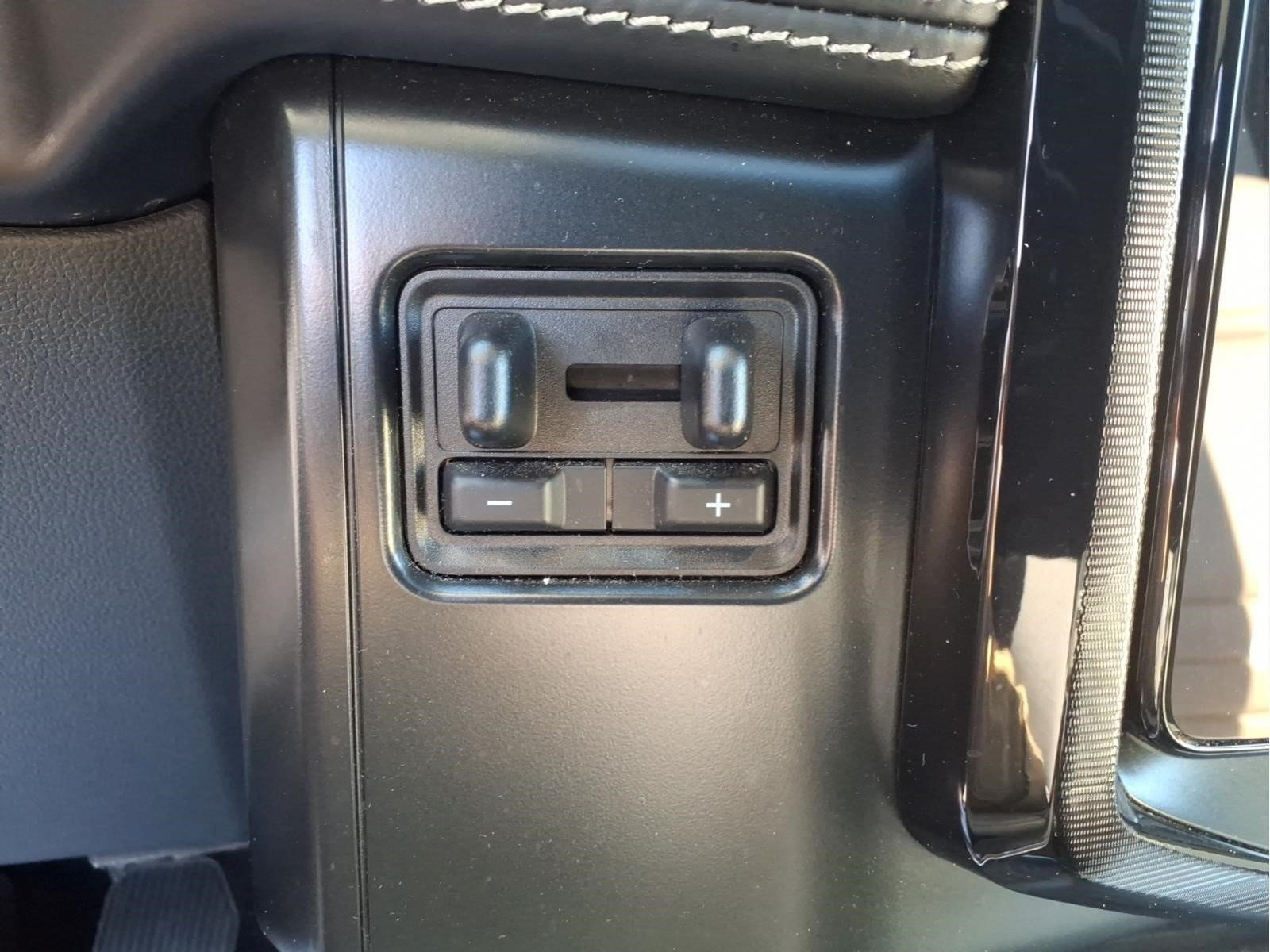 Used 2022 Ford F150 Lightning Platinum AWD/4WD image 30