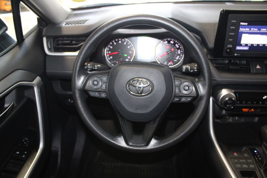 Used 2021 Toyota RAV4 XLE image 19