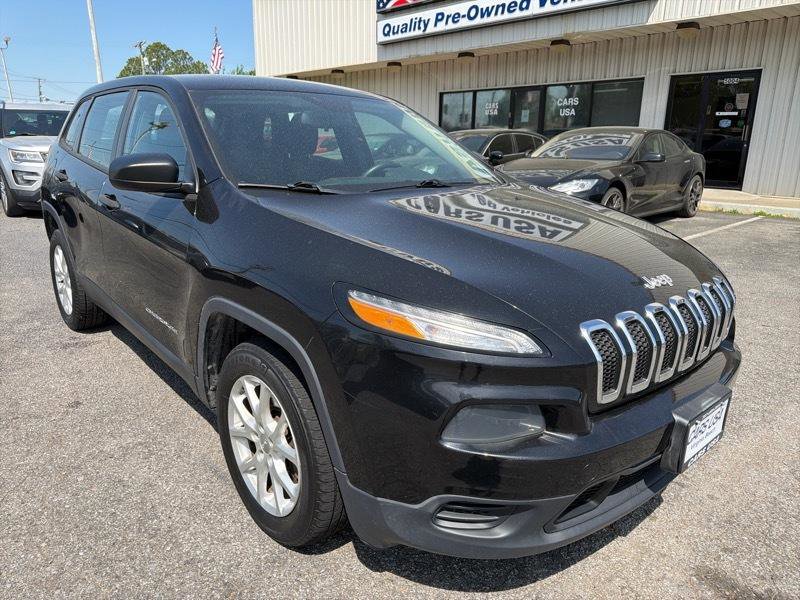 Used 2014 Jeep Cherokee Sport FWD image 2