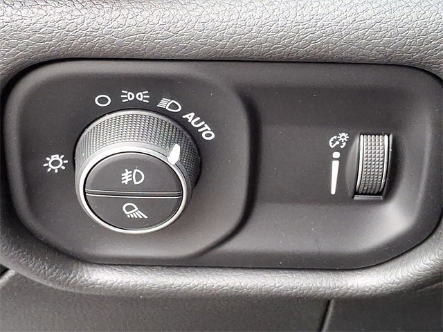 Used 2023 RAM 3500 Tradesman w/ Chrome Appearance Group image 22