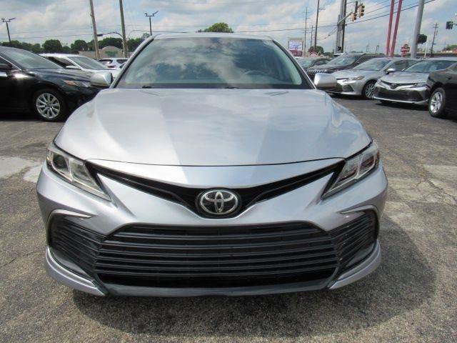 Used 2023 Toyota Camry LE FWD image 3