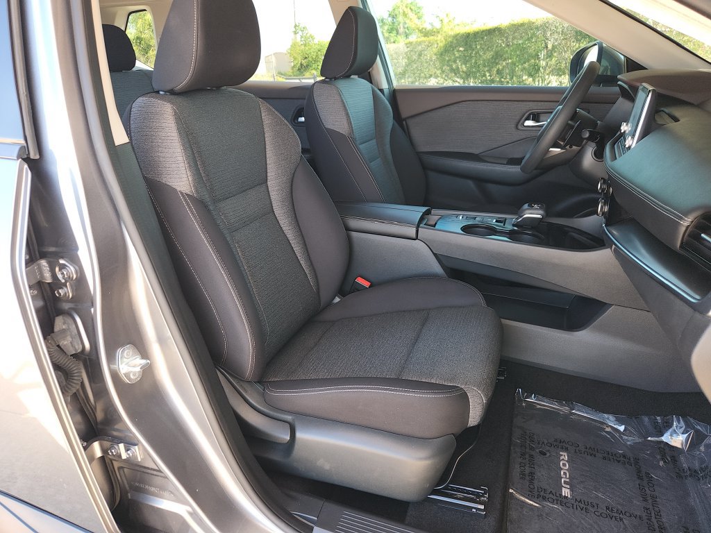 Used 2021 Nissan Rogue SV FWD image 16