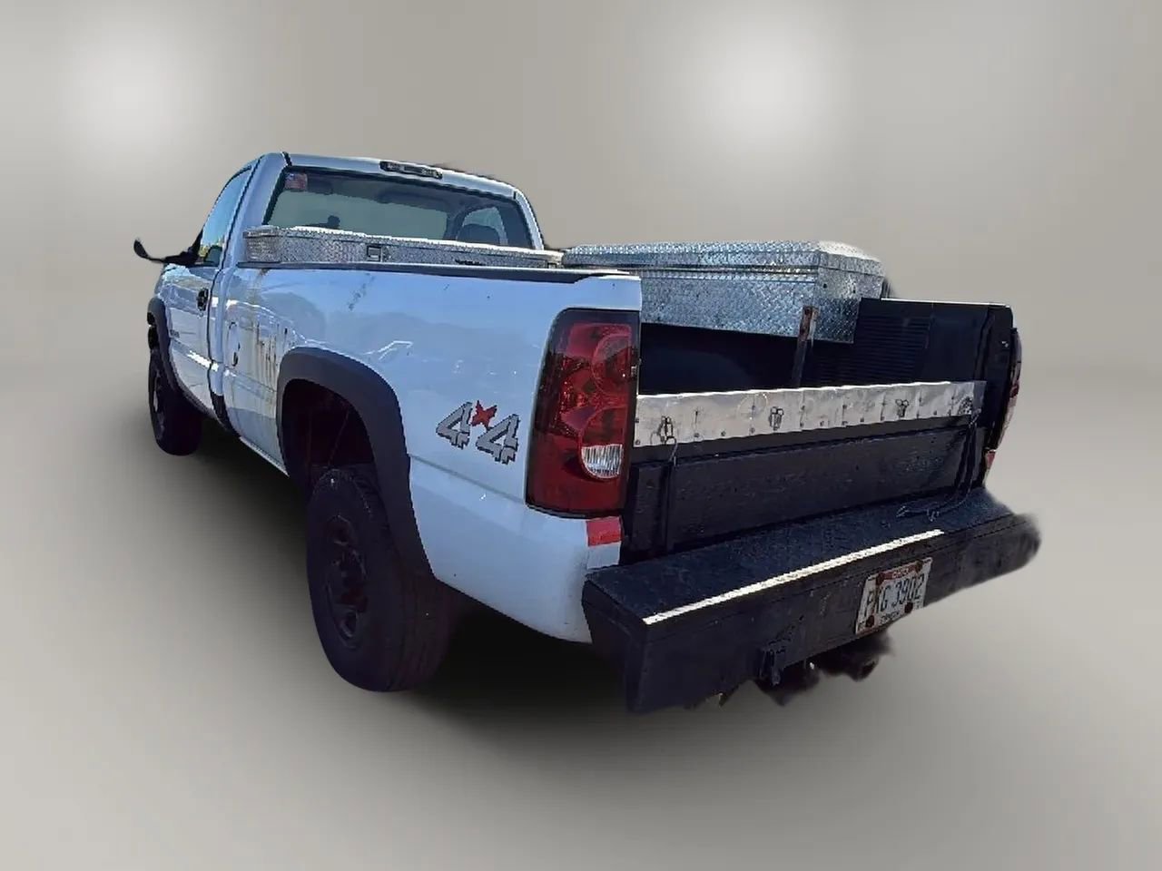 Used 2005 Chevrolet Silverado 2500 W/T w/ Snow Plow Prep Package image 3