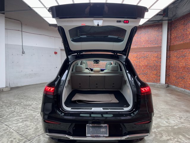 Used 2023 Mercedes-Benz EQS 580 4MATIC SUV image 26