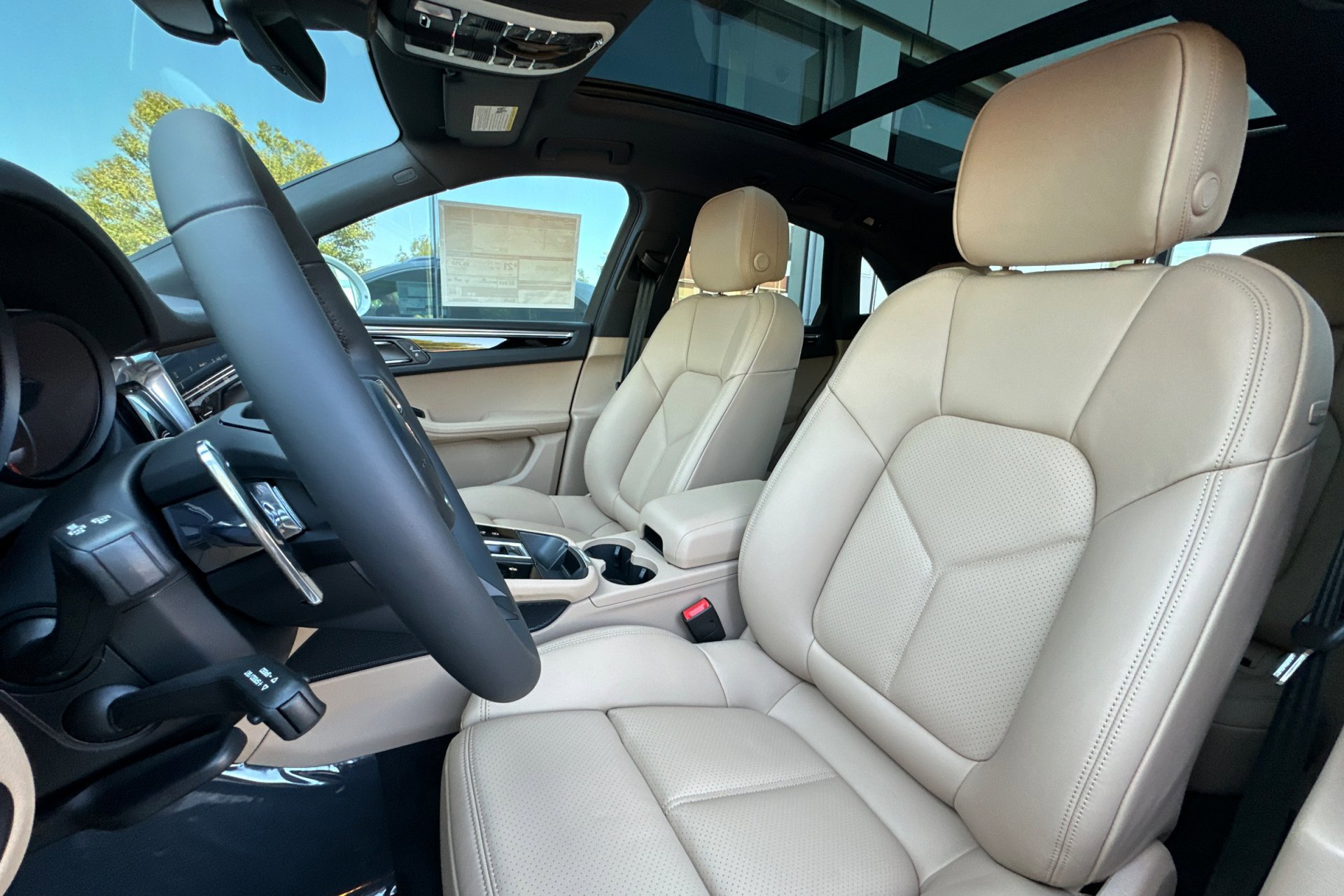 New 2026 Porsche Macan image 5