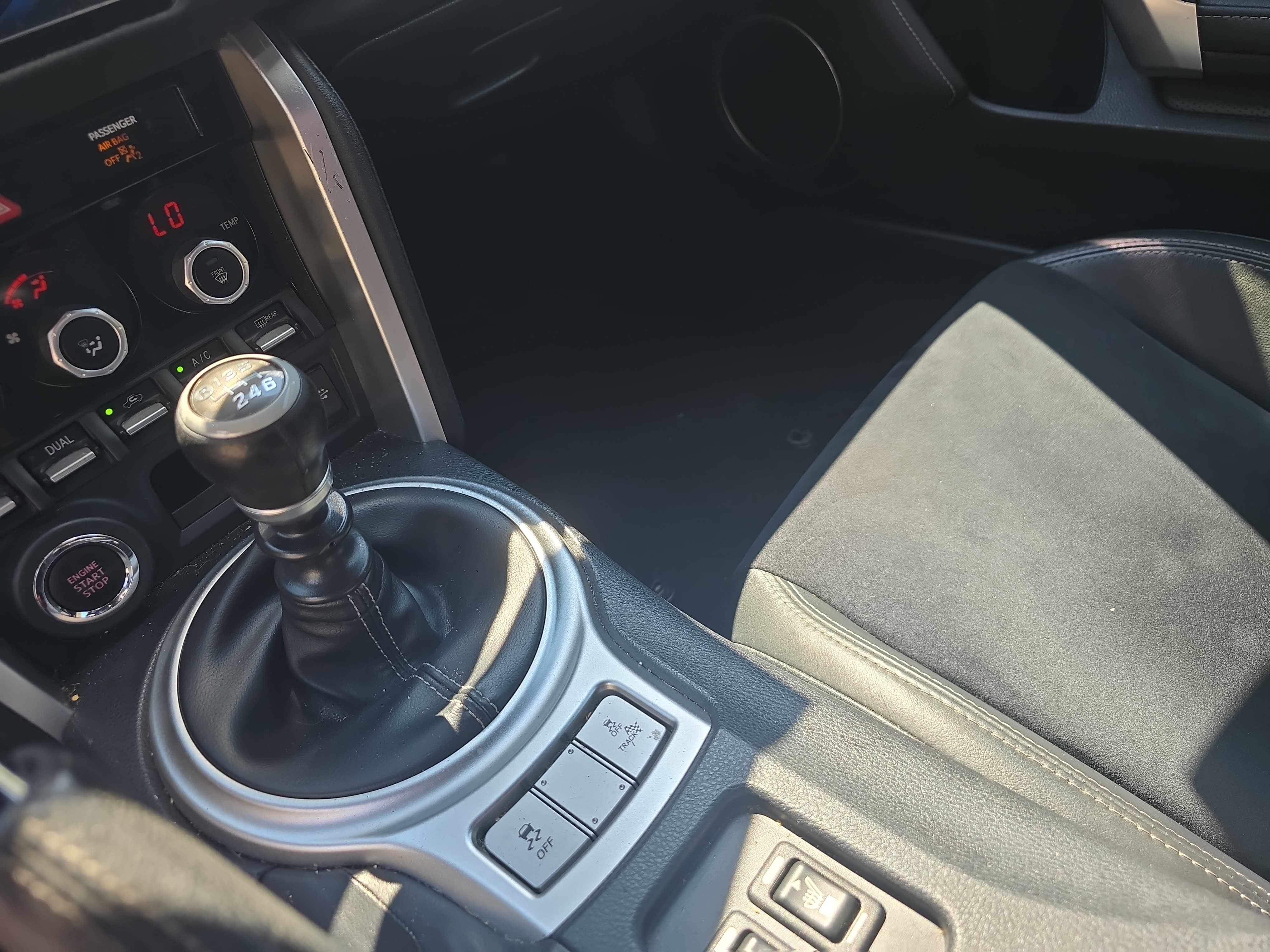 Used 2020 Toyota 86 RWD image 24