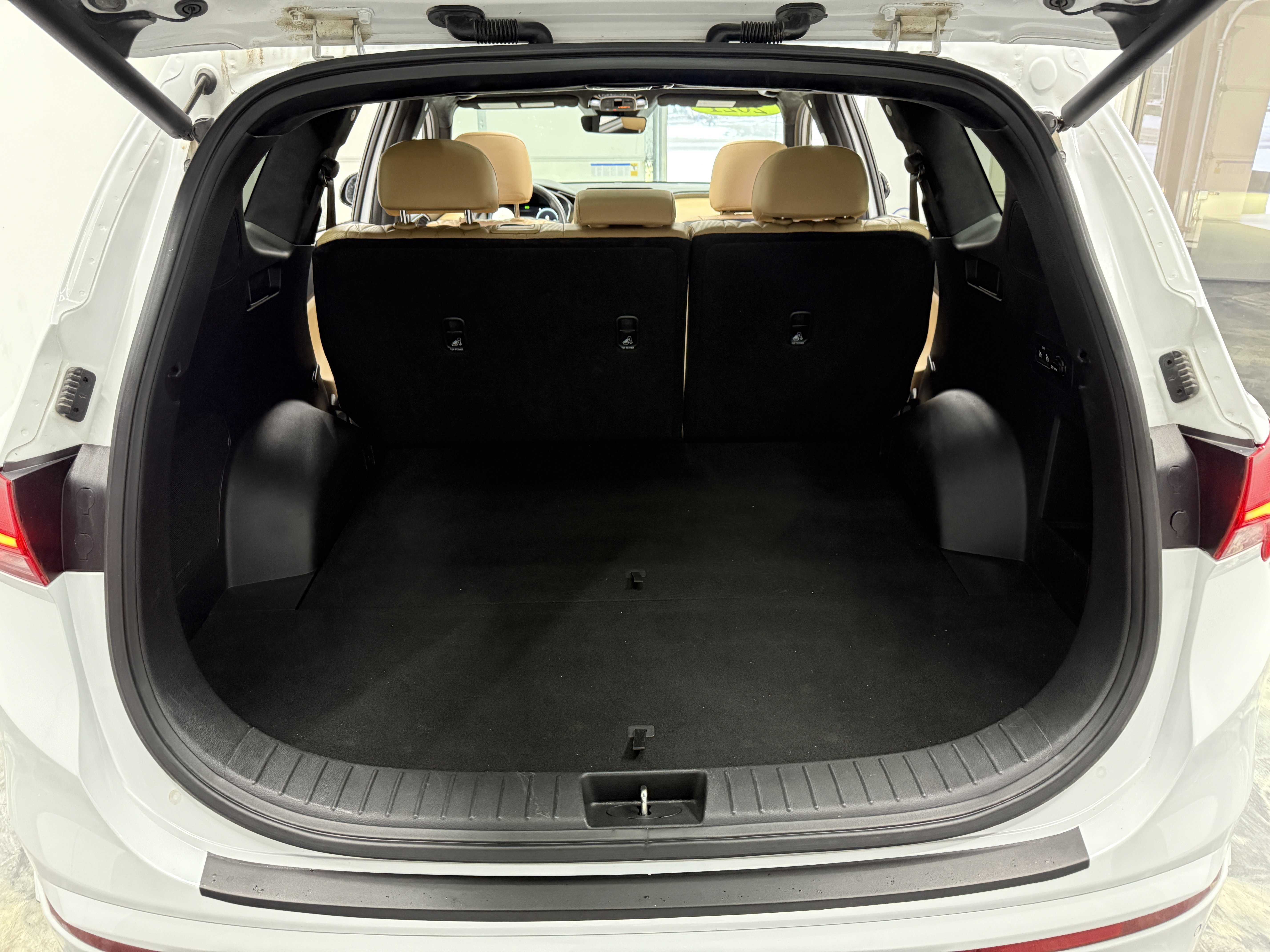 Used 2021 Hyundai Santa Fe Calligraphy image 10