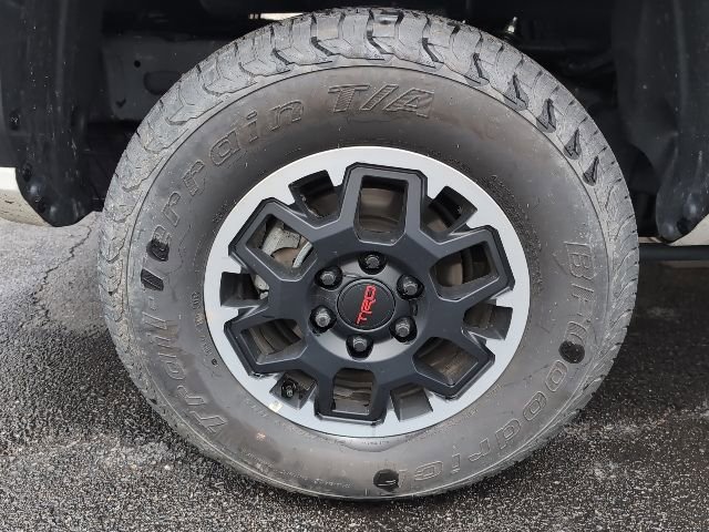 Used 2024 Toyota Tacoma TRD Off-Road w/ TRD Off Road Upgrade Package AWD/4WD image 8