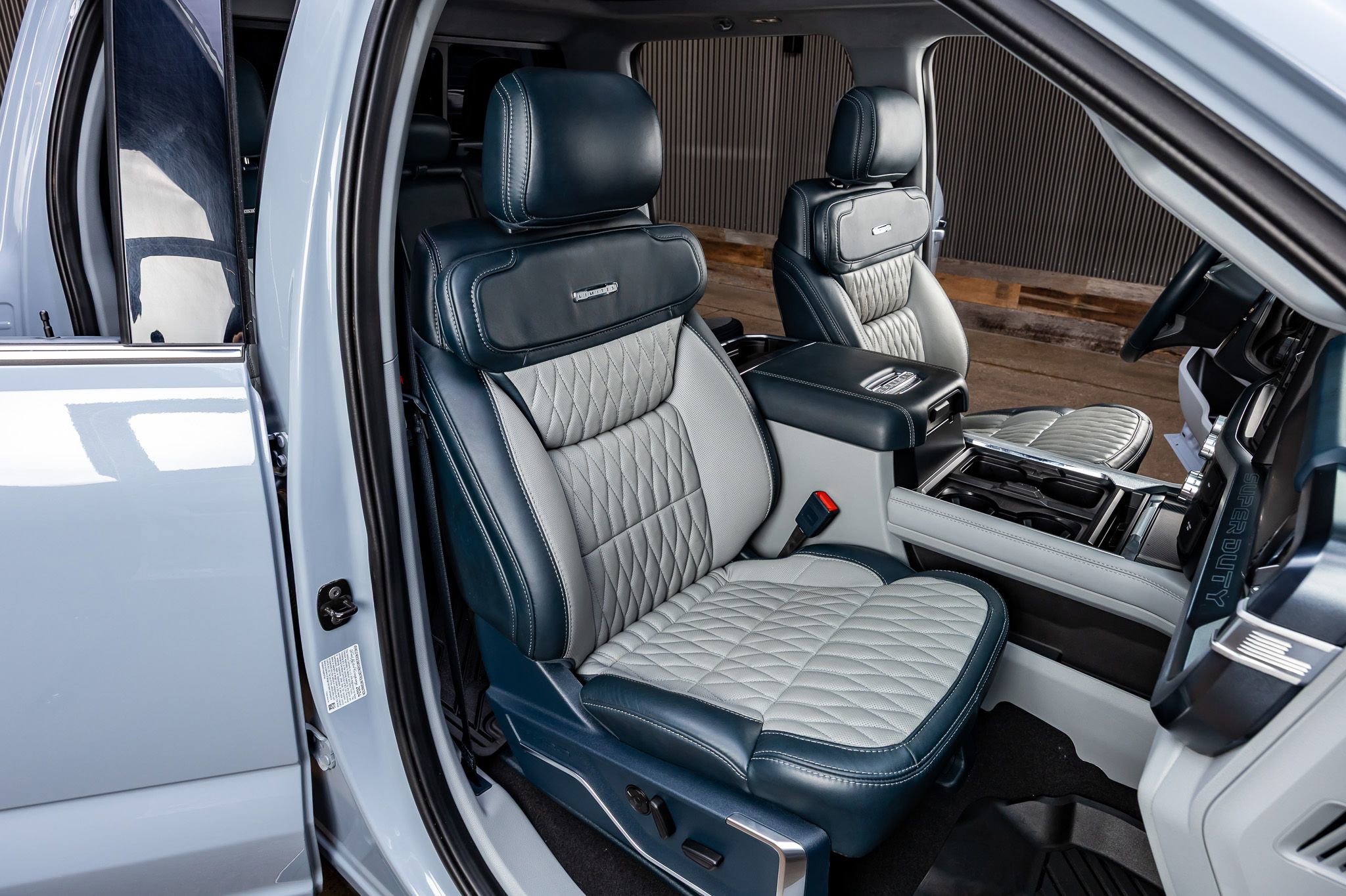 Used 2024 Ford F250 Limited w/ FX4 Off-Road Package image 30