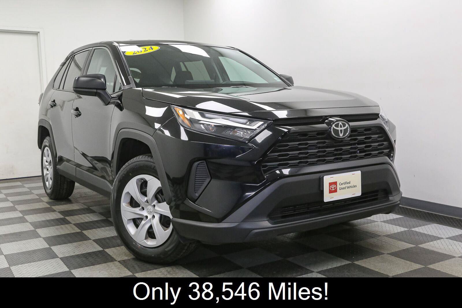 Certified 2024 Toyota RAV4 LE AWD/4WD image 3