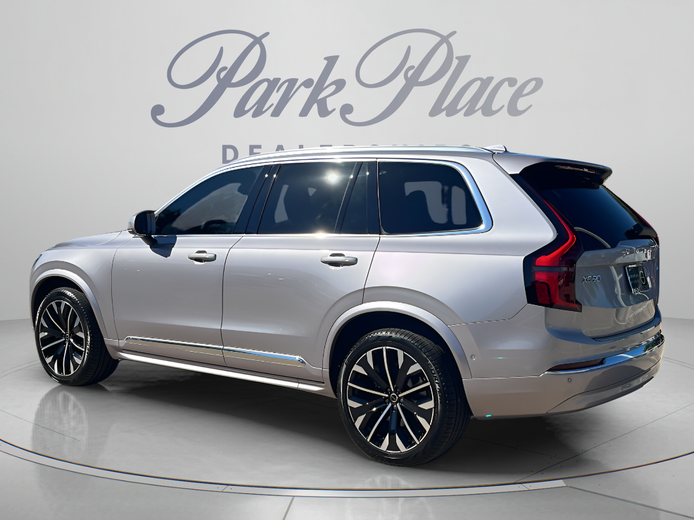 Used 2026 Volvo XC90 B6 Plus w/ Protection Package Premier AWD/4WD image 3