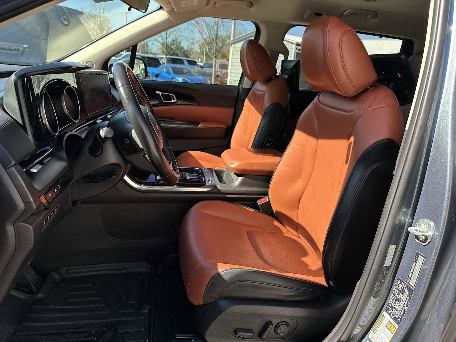 Used 2022 Kia Carnival SX image 15