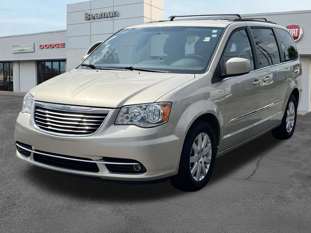 Used 2014 Chrysler Town & Country Touring FWD video 3