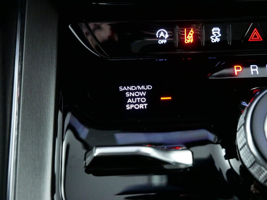 Used 2024 Jeep Wagoneer L Series II image 50