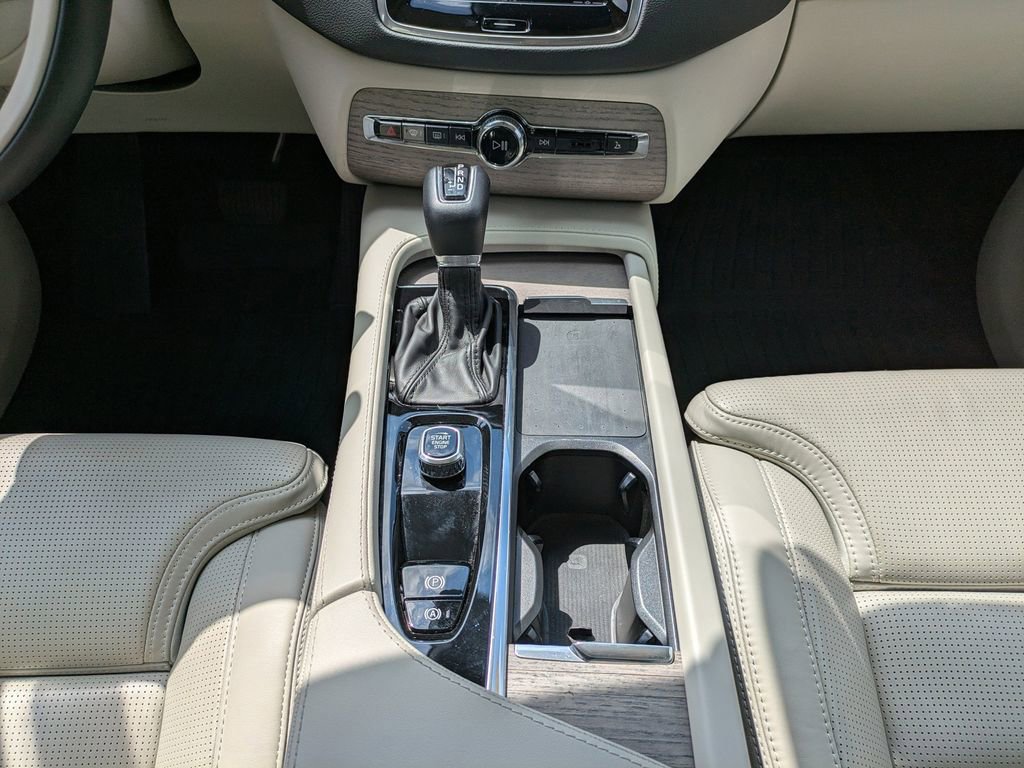Certified 2022 Volvo XC90 T6 Inscription w/ Advanced Package image 19