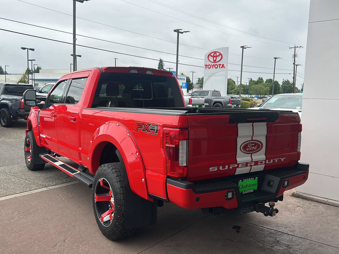 Used 2019 Ford F250 Lariat w/ Lariat Ultimate Package AWD/4WD image 3