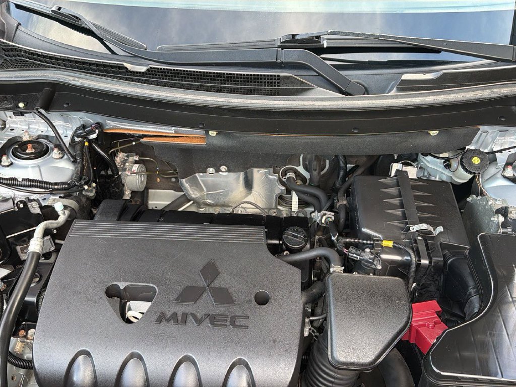 Used 2016 Mitsubishi Outlander SE AWD/4WD image 31