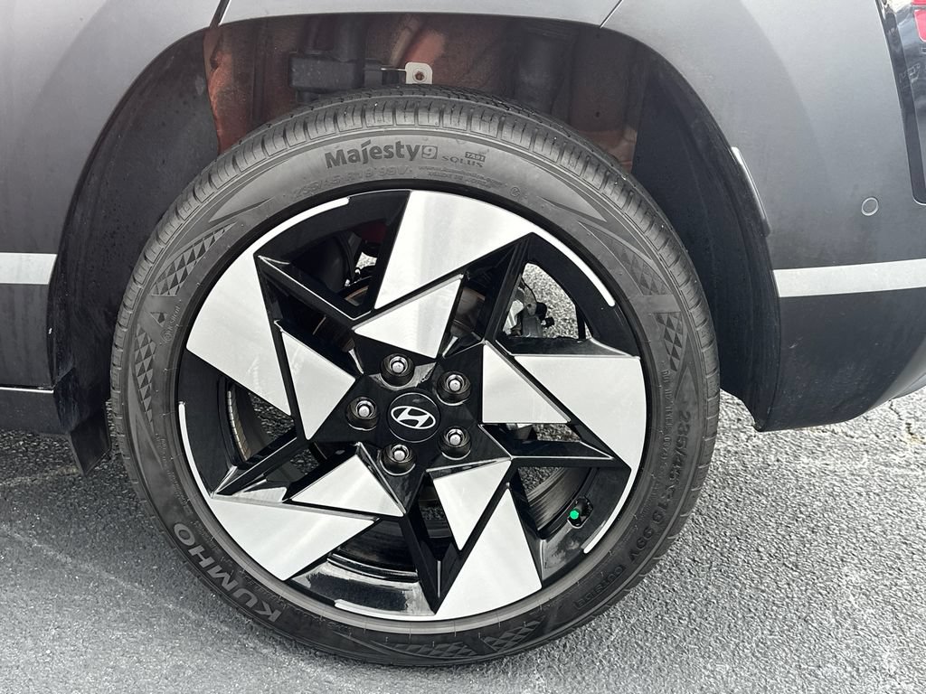 Used 2024 Hyundai Kona Limited FWD image 20