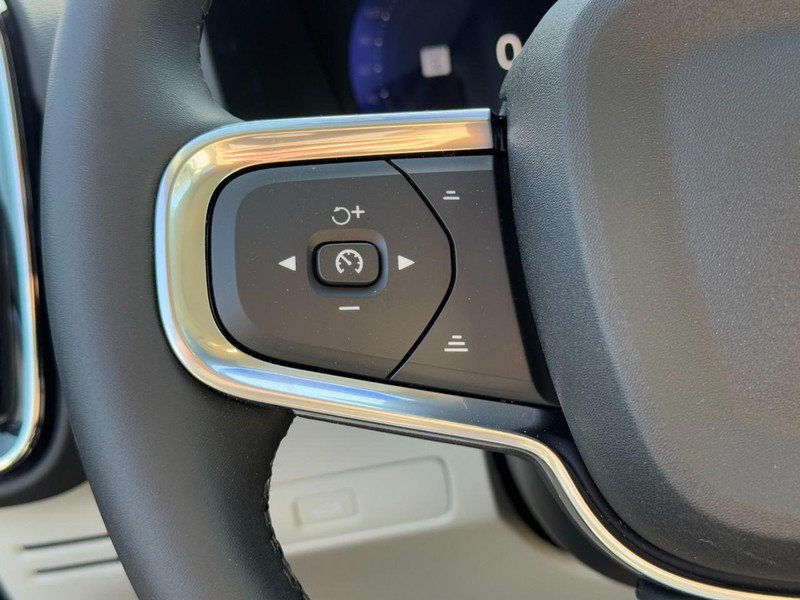 New 2026 Volvo XC40 B4 Plus w/ Climate Package FWD image 11