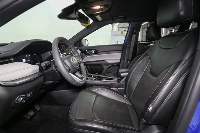 Used 2023 Jeep Compass Limited w/ Elite Group AWD/4WD image 39