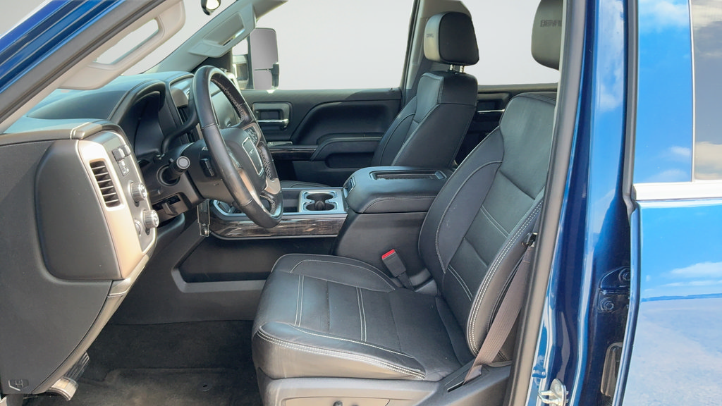 Used 2016 GMC Sierra 2500 Denali w/ Driver Alert Package AWD/4WD image 18