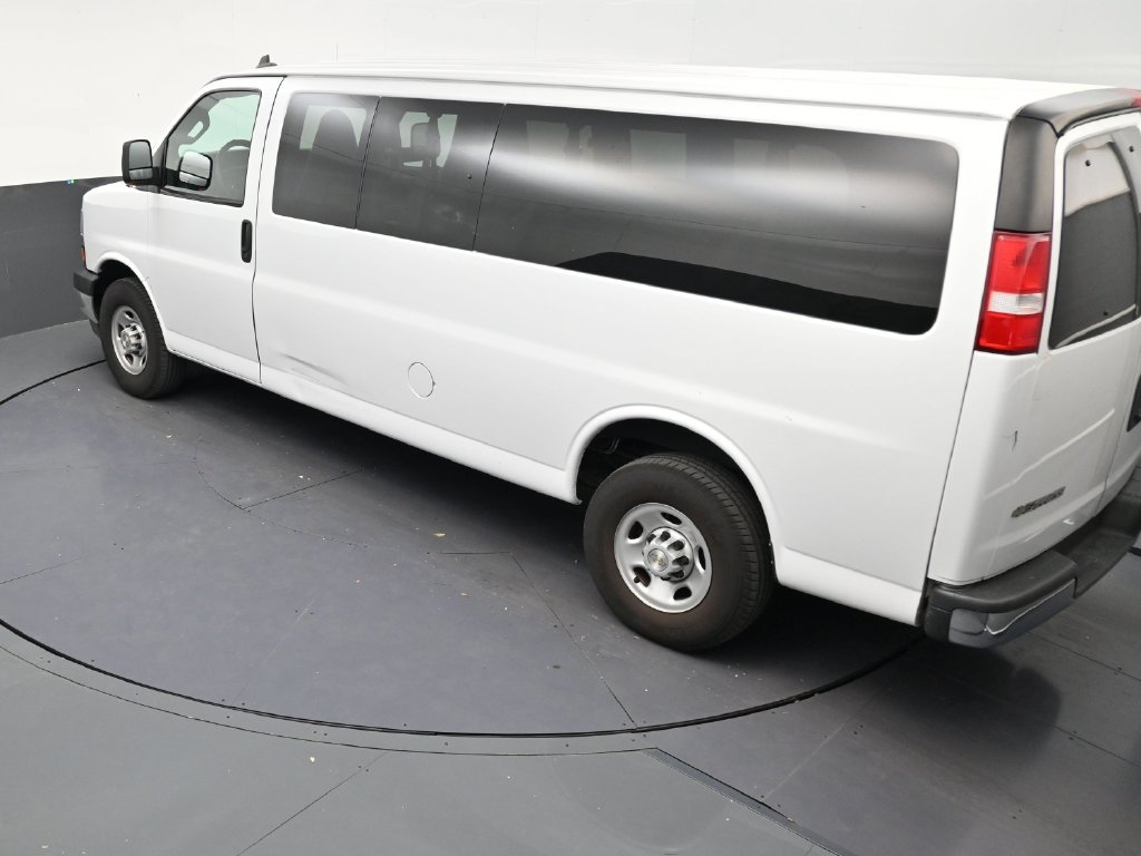 Used 2022 Chevrolet Express 3500 LS w/ Chrome Appearance Package RWD image 12