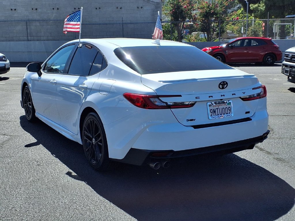 Used 2025 Toyota Camry SE FWD image 5