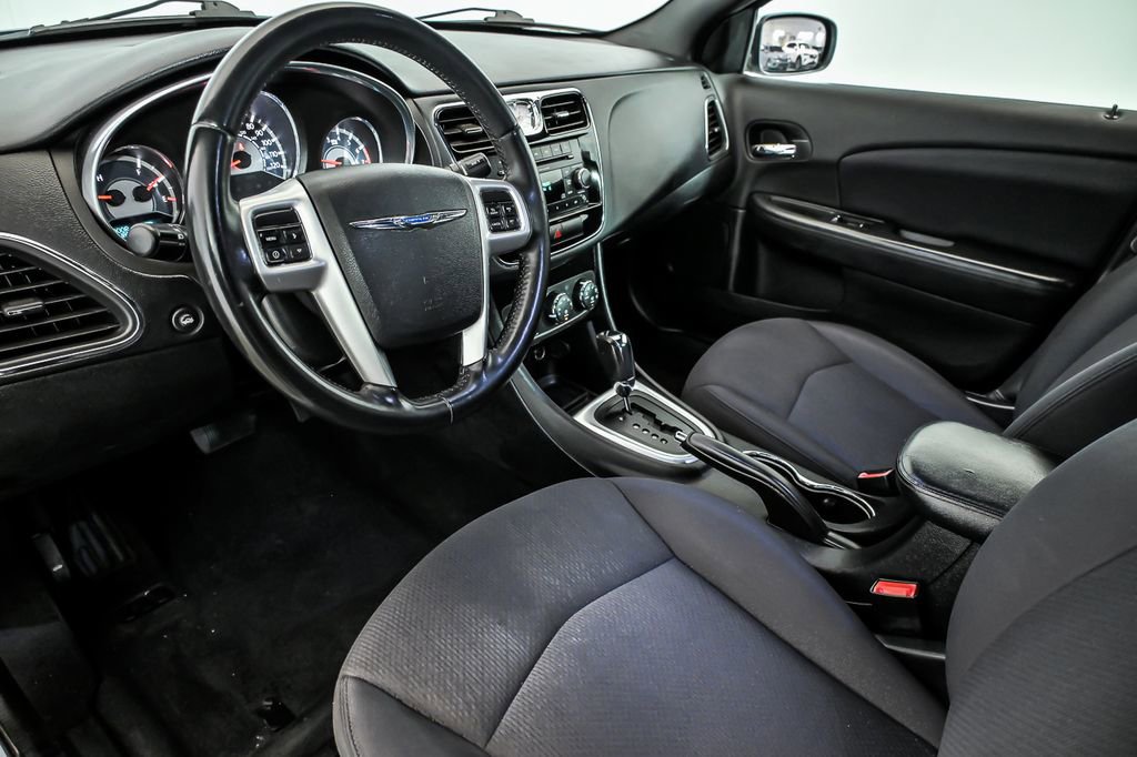 Used 2013 Chrysler 200 Touring FWD image 11