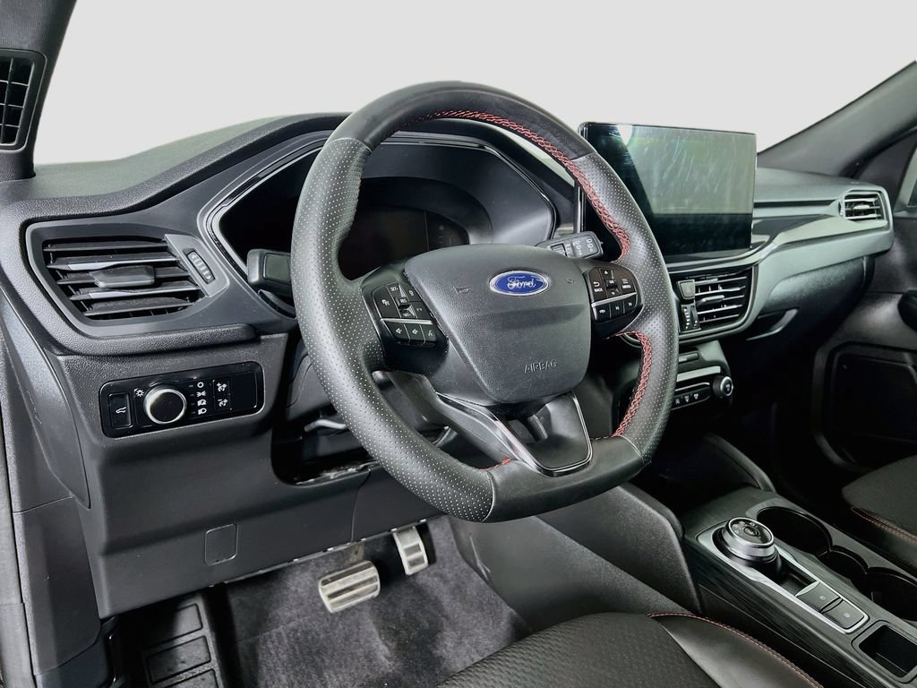 Used 2023 Ford Escape ST-Line w/ Tech Pack #1 AWD/4WD image 11