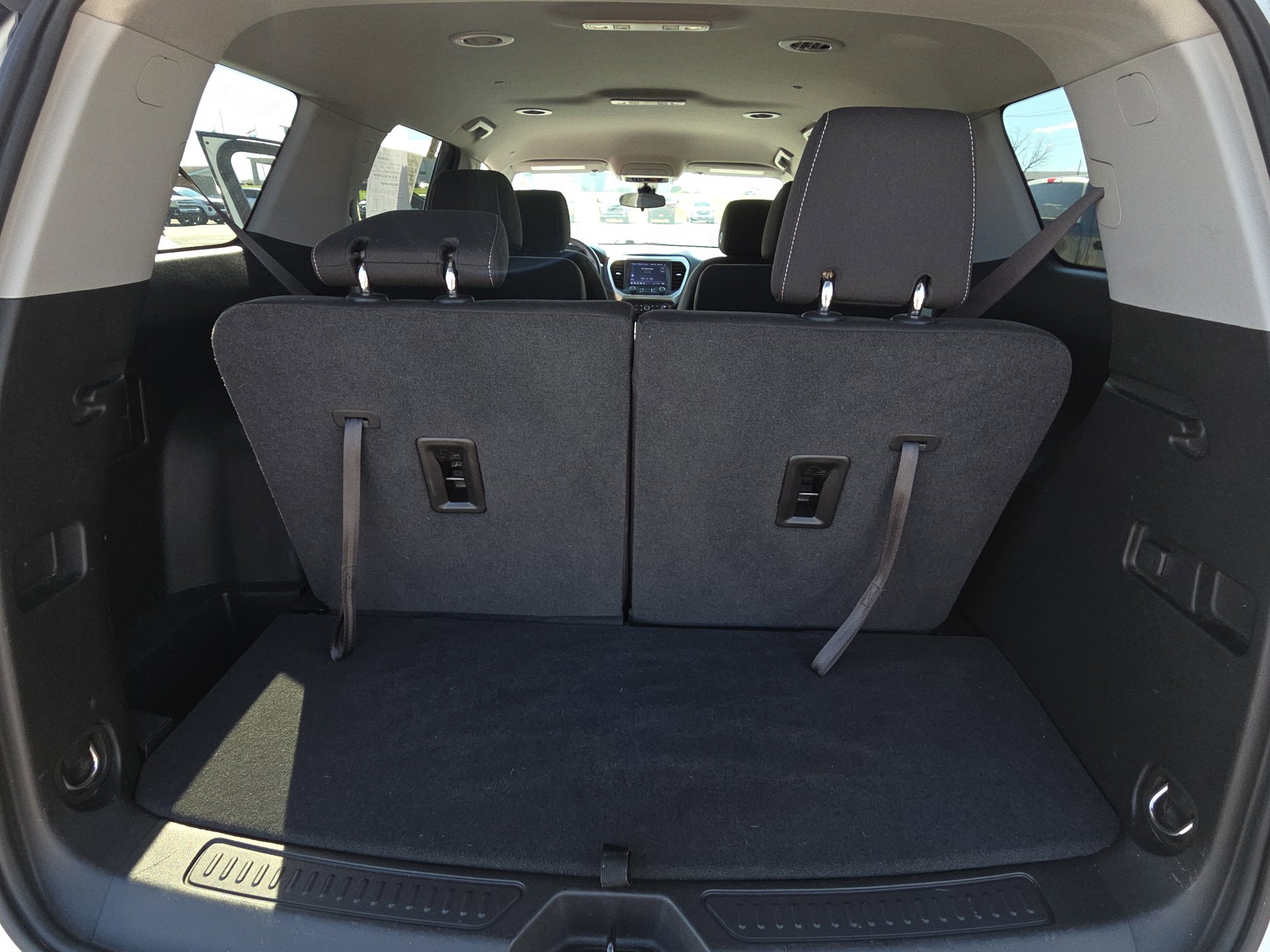 Used 2023 GMC Acadia SLE w/ Driver Convenience Package image 16