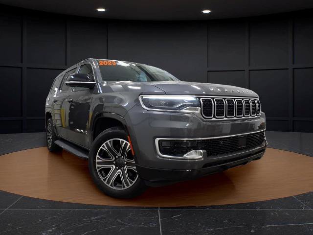 Used 2023 Jeep Wagoneer 4WD w/ Premium Group I image 1