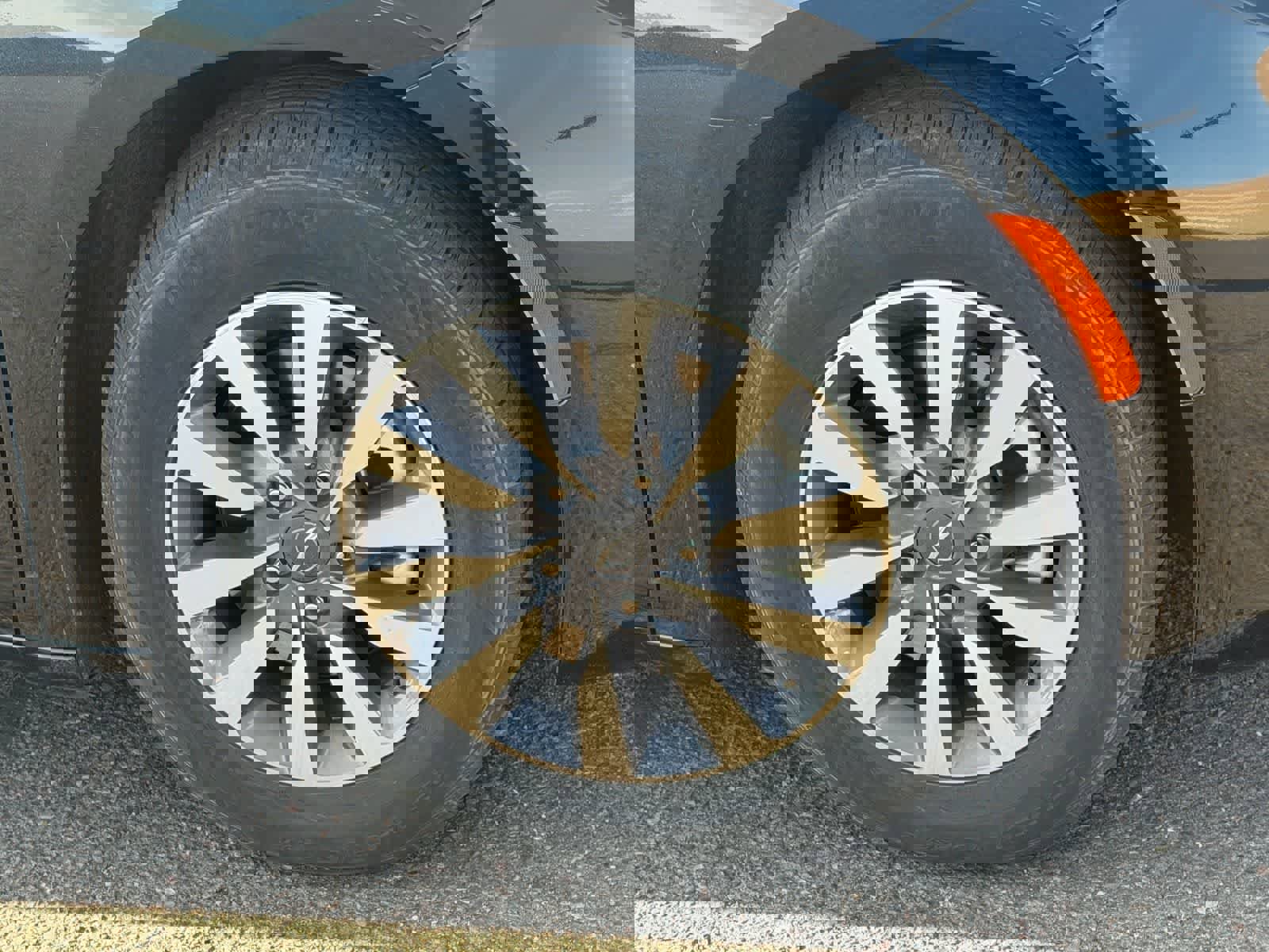 Used 2023 Chrysler Pacifica Limited image 7