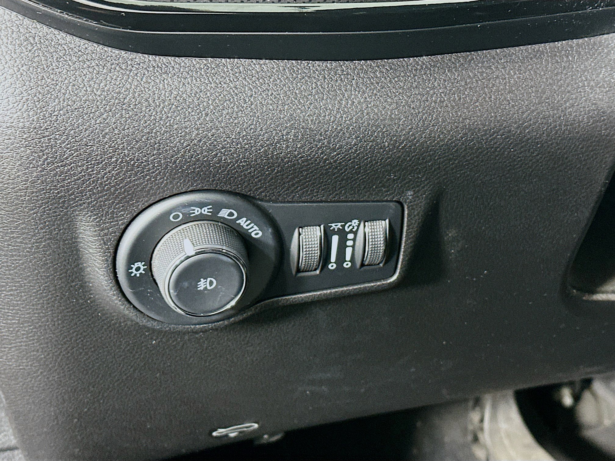 Used 2022 Jeep Compass Latitude FWD image 17