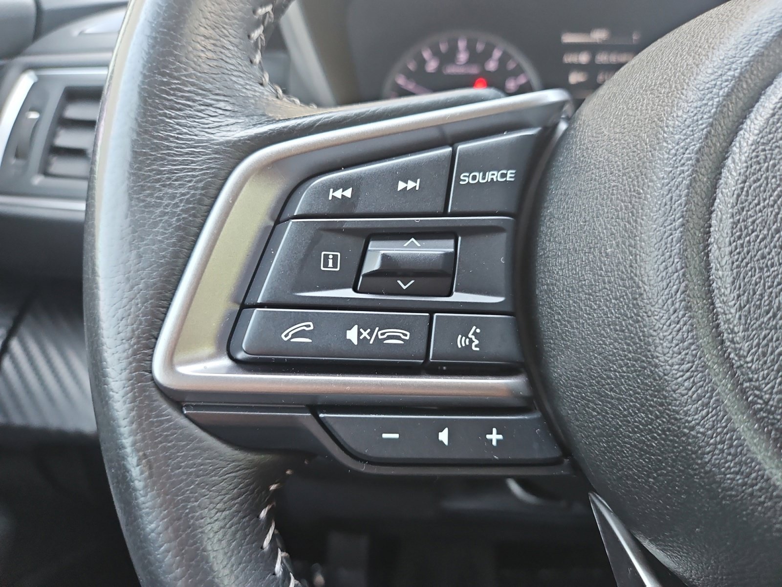 Used 2023 Subaru Ascent Premium w/ Convenience Package AWD/4WD image 28