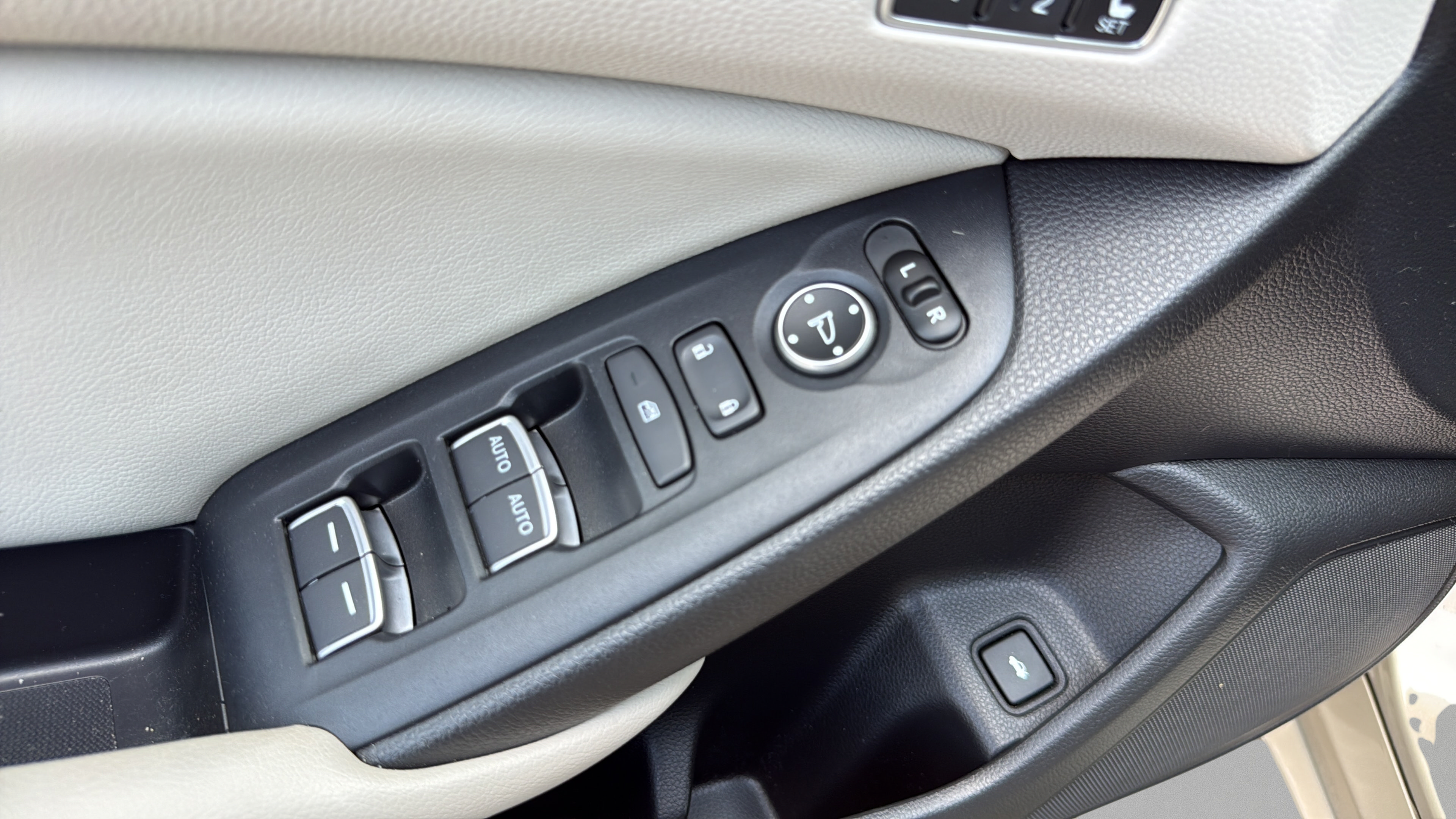 Used 2018 Honda Accord Touring image 13