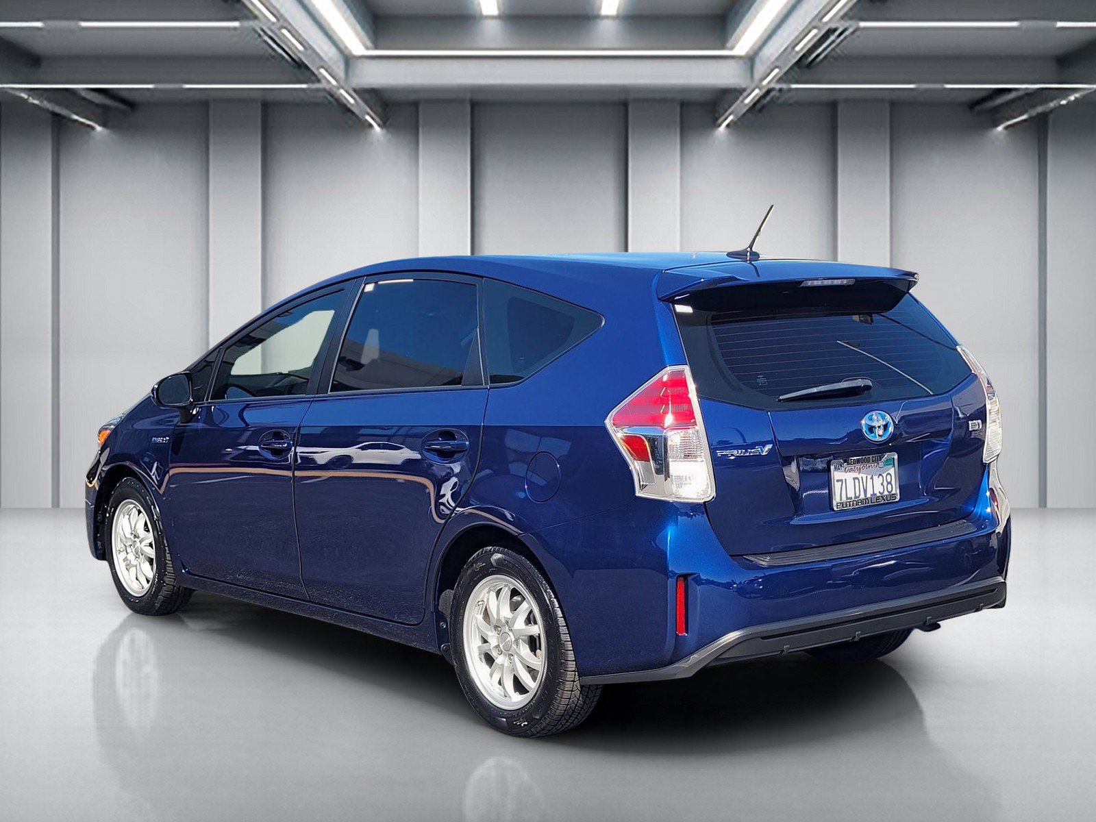 Used 2015 Toyota Prius V Three FWD image 7