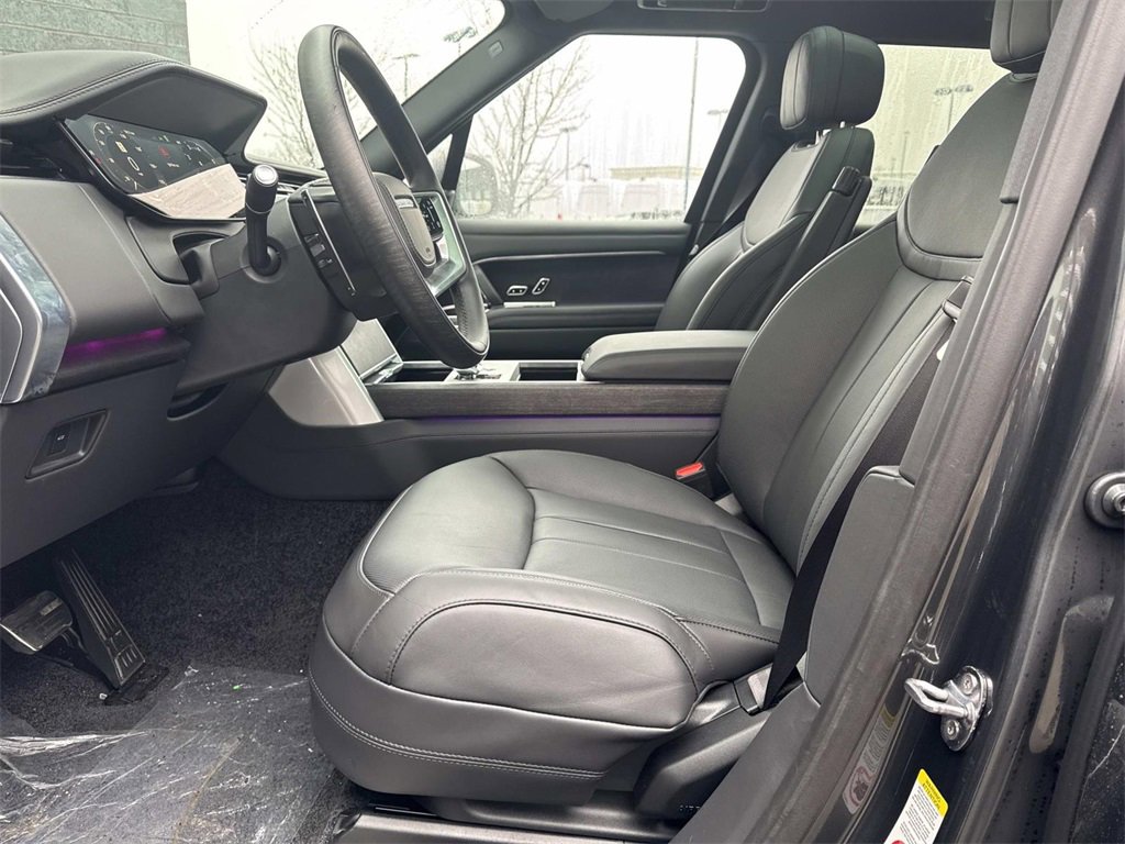 New 2025 Land Rover Range Rover SE image 18