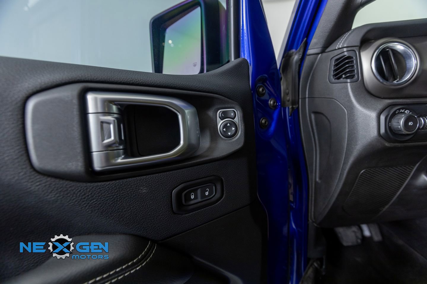 Used 2019 Jeep Wrangler Unlimited Rubicon AWD/4WD image 12