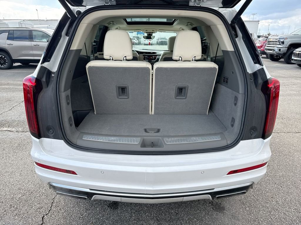 Used 2023 Cadillac XT6 Premium Luxury w/ Technology Package image 25