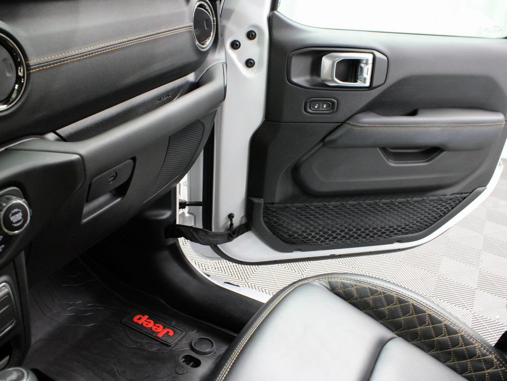 Used 2023 Jeep Wrangler Unlimited Sahara AWD/4WD image 23