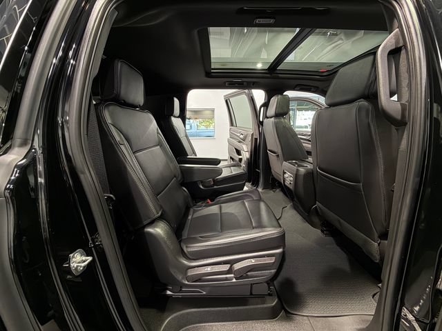 Used 2023 GMC Yukon XL Denali AWD/4WD image 14