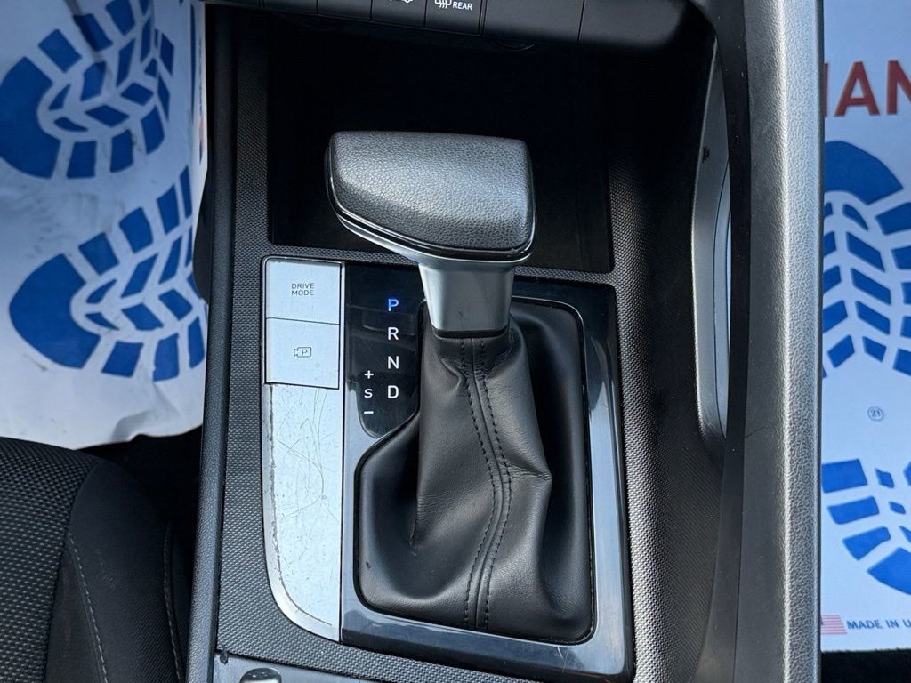 Used 2022 Hyundai Elantra SE w/ Preferred Accessory Package image 11