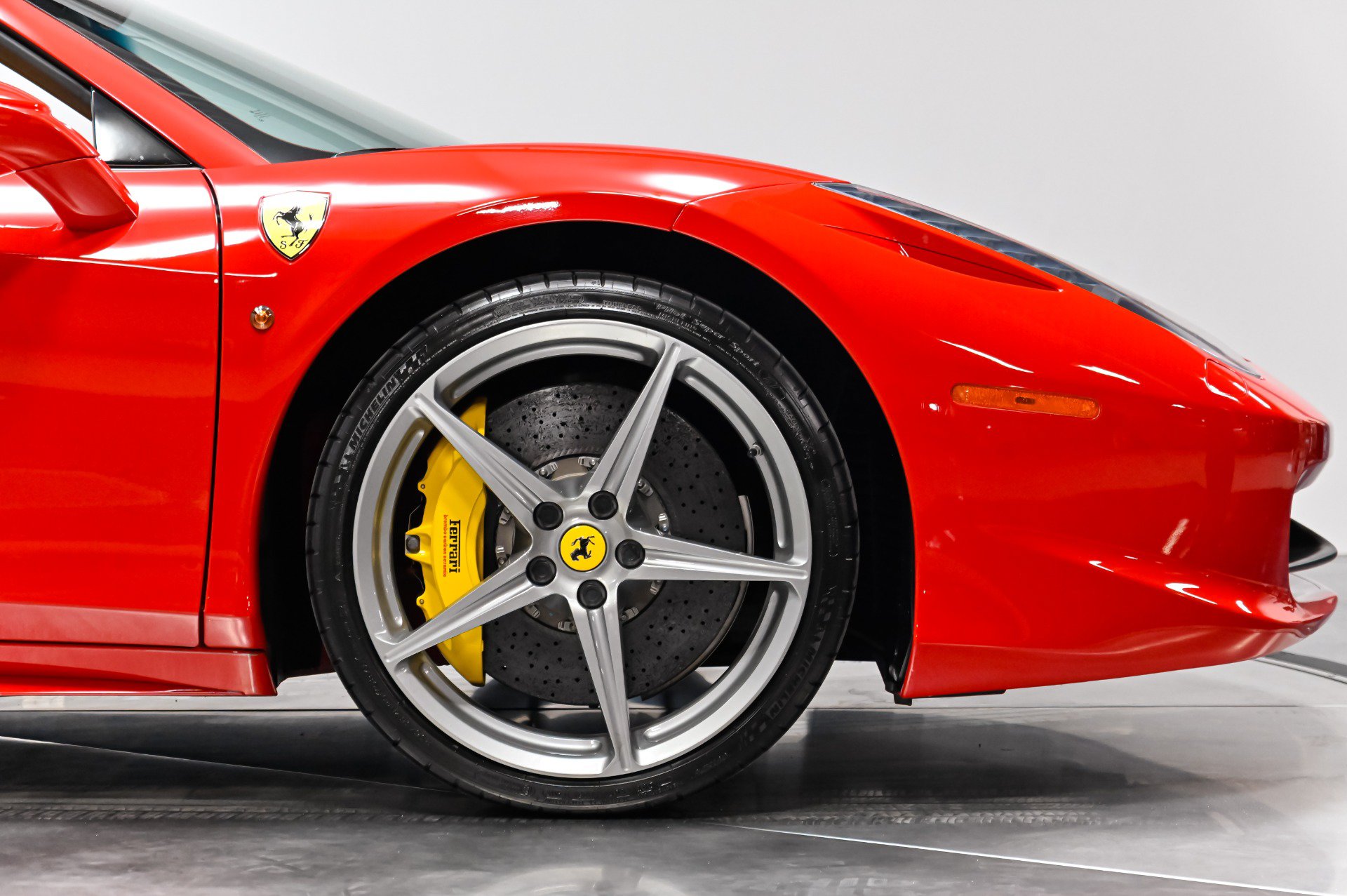 Used 2013 Ferrari 458 Spider RWD image 50