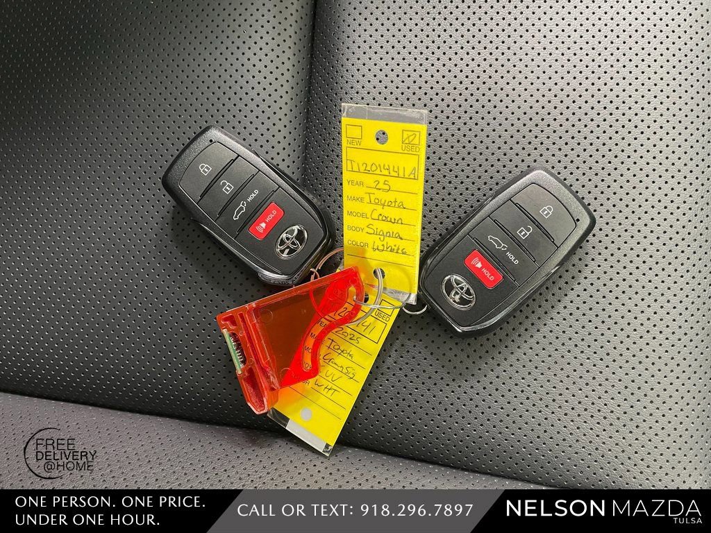 Used 2025 Toyota Crown Signia w/ Advanced Technology Package image 52