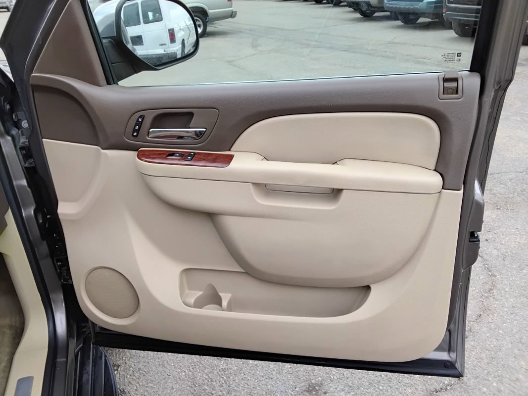 Used 2011 Chevrolet Tahoe LTZ image 15