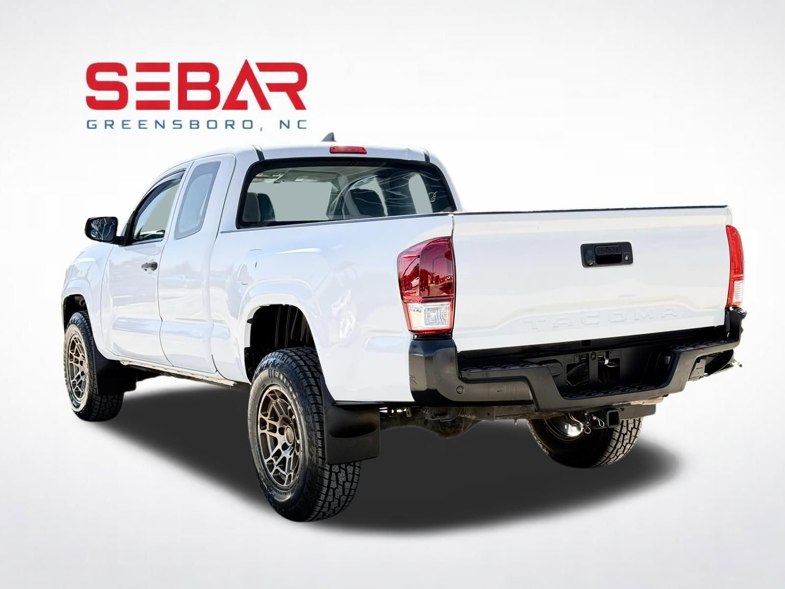 Used 2017 Toyota Tacoma SR image 9